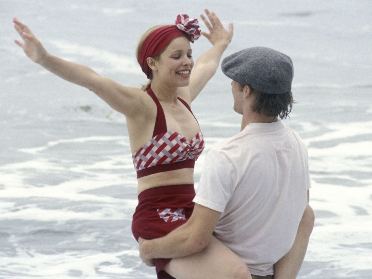 «The Notebook» 21 χρόνια μετά: Η αληθινή ιστορία πίσω από τον έρωτα του Noah και της Allie