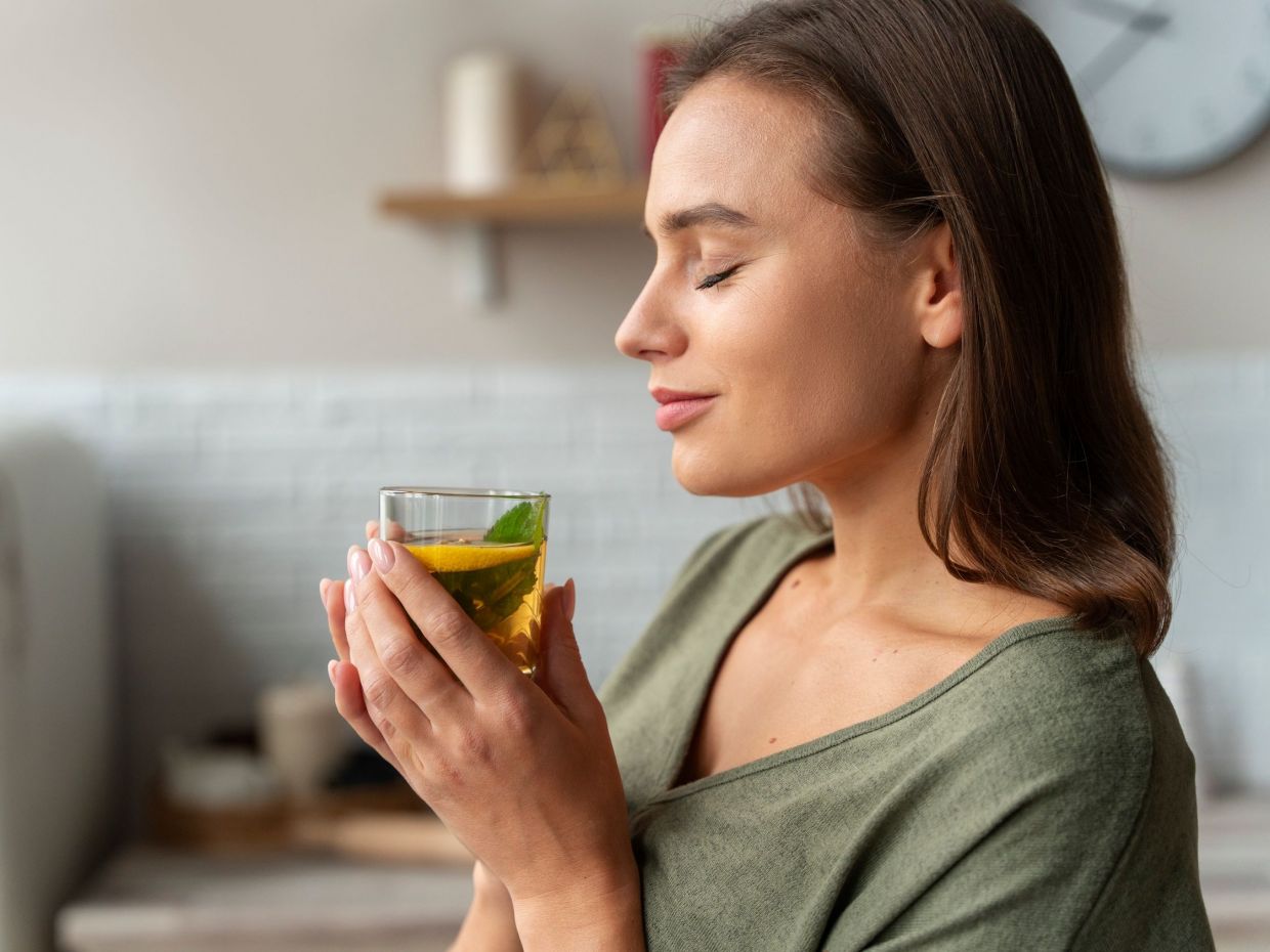 Πώς να χρησιμοποιήσεις το πράσινο τσάι για αδυνάτισμα: Απλές οδηγίες για να το κάνεις σωστά