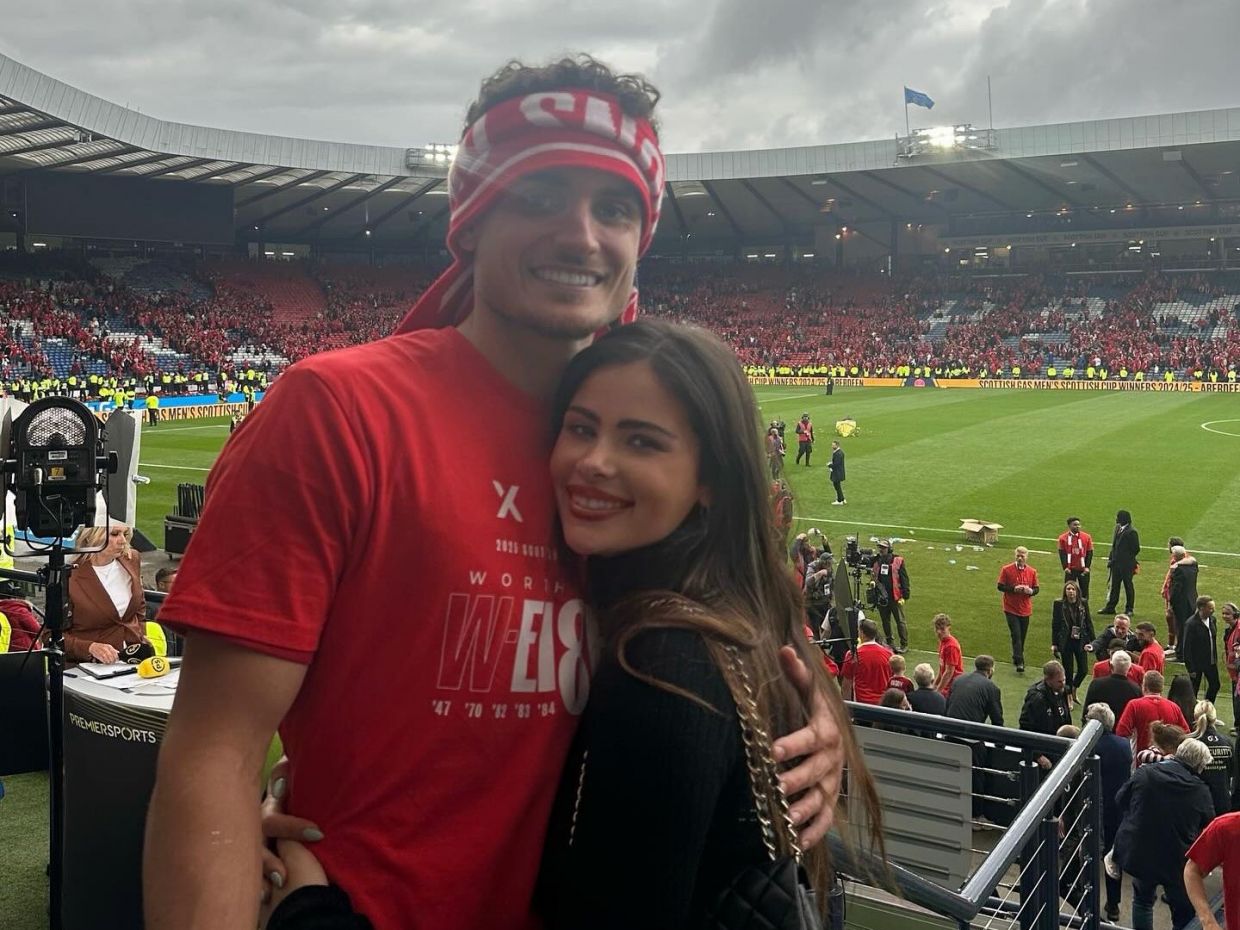 Natasha Connery: Η 29χρονη εγγονή του Sean Connery δηλώνει ξανά ερωτευμένη