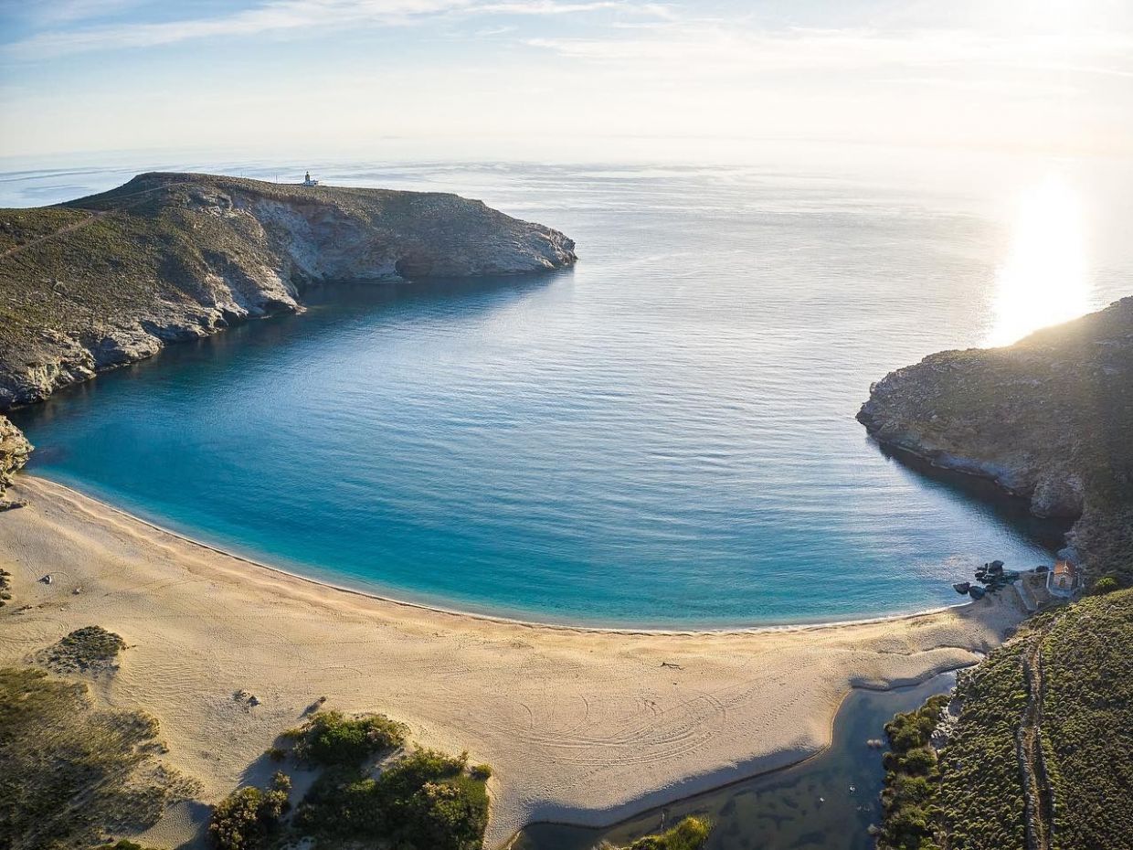 Η καλύτερη παραλία για να αποδράσεις βρίσκεται στην Άνδρο και «νίκησε» Ινδονησία και Βιετνάμ
