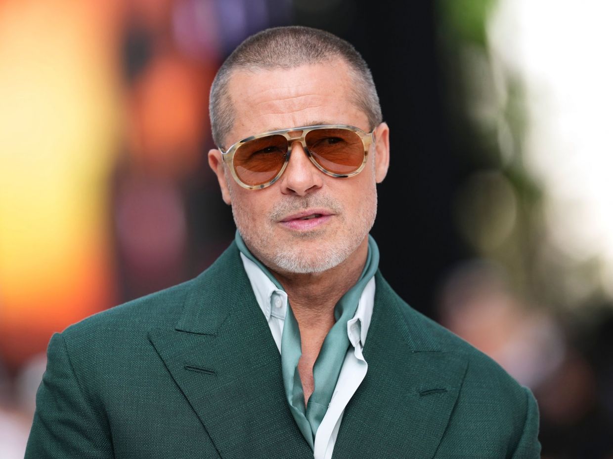 Ο Brad Pitt αποκαλύπτει ποιες δύο σταρ του έκοψαν την ανάσα και ναι, συμβαίνουν κι αυτά