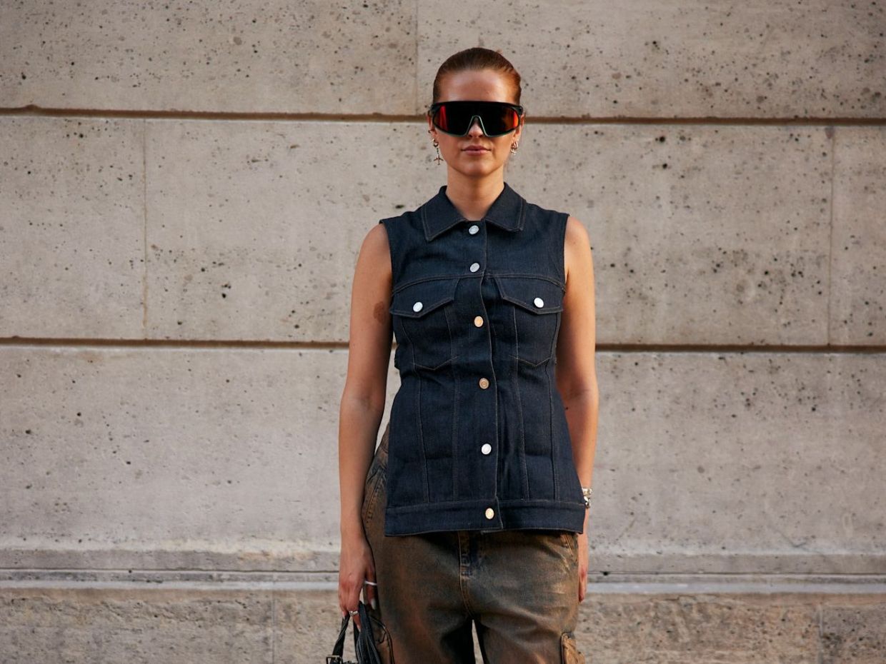 Denim και το καλοκαίρι: Τα κομμάτια που δίνουν fashion vibes στο look σου (και δεν είναι τα jeans)