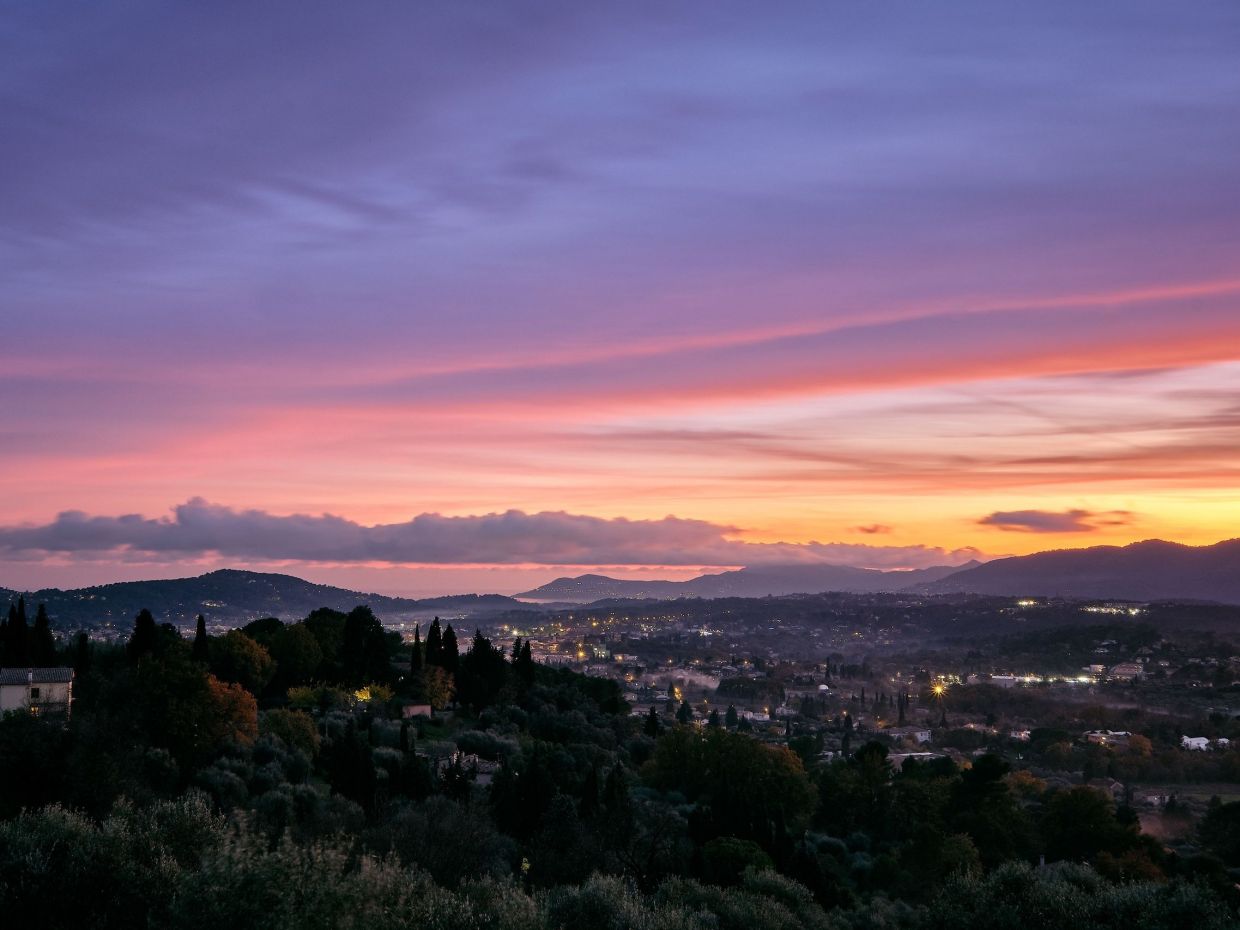 4+1 σημεία στην Αθήνα που μπορείς να κάνεις view το πιο τέλειο ηλιοβασίλεμα
