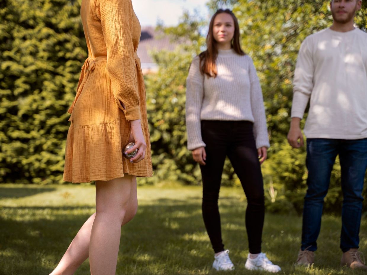 7 σημάδια ότι οι άνθρωποι ίσως, κρυφά, αποφεύγουν την παρέα σου, σύμφωνα με την ψυχολογία