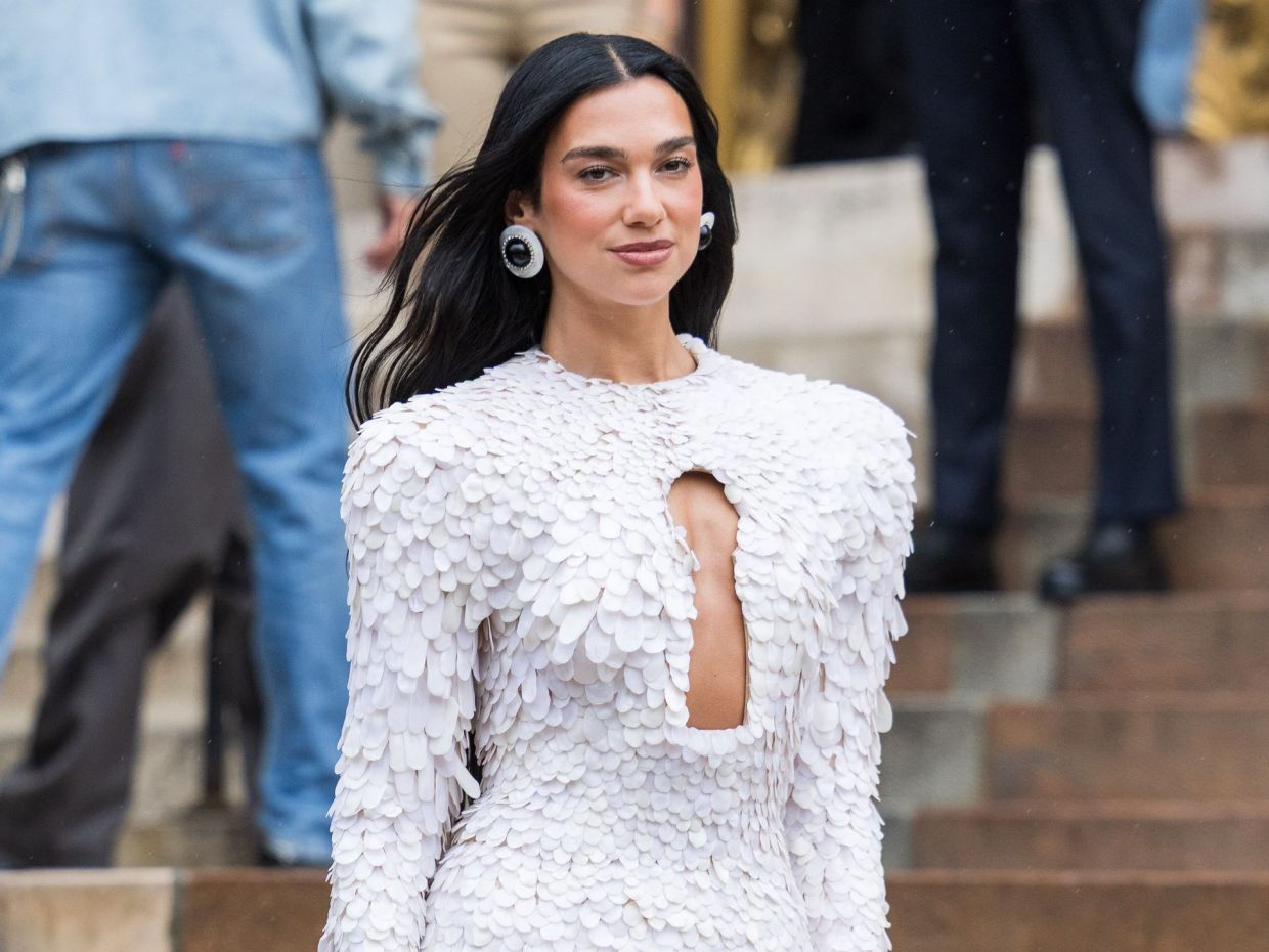 Schiaparelli Haute Couture: Τα beauty looks των stars που ξεχωρίσαμε -Bye bye sleek bun!