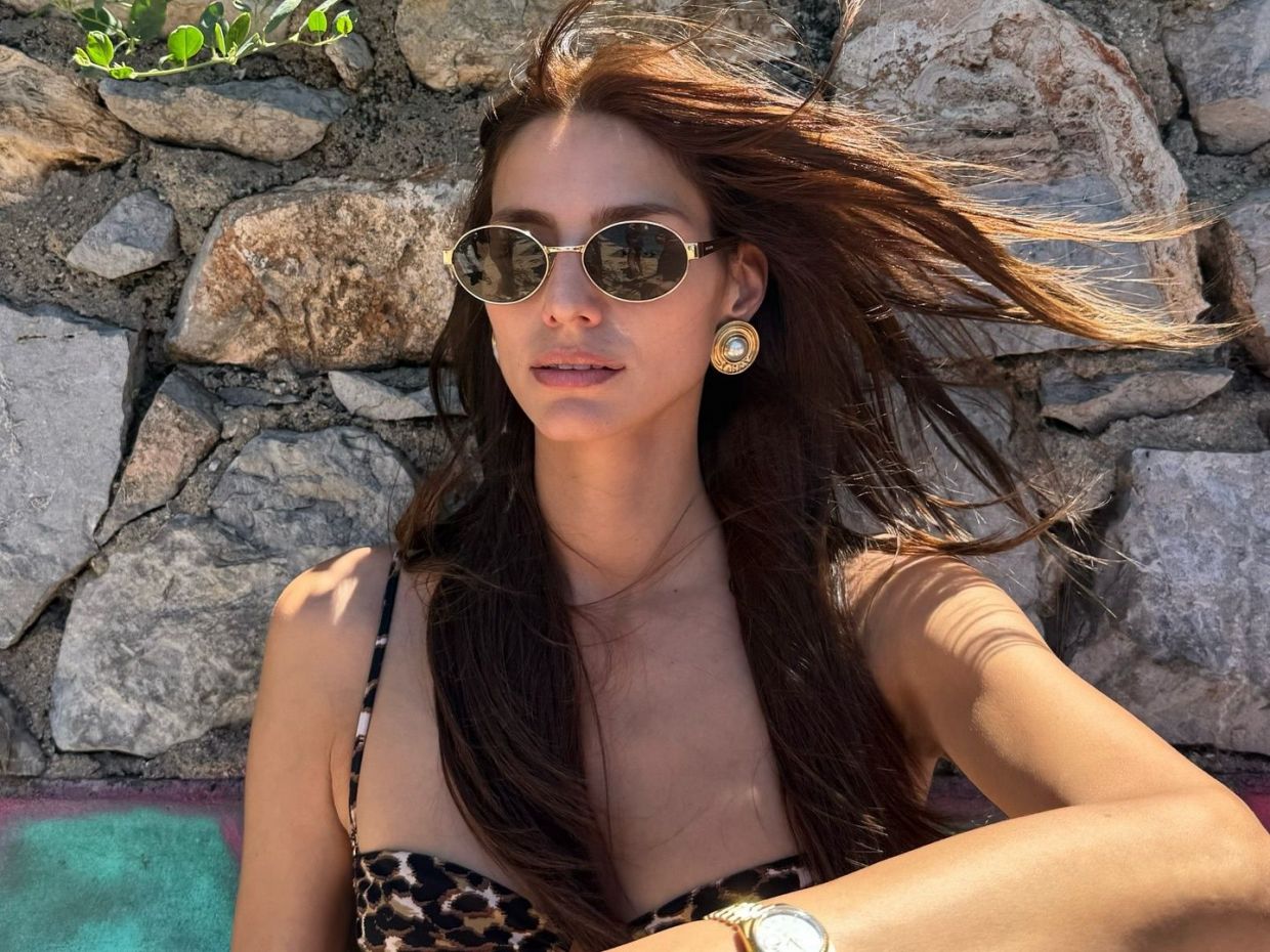 Το λεοπάρ μπικίνι είναι πάντα τάση και η Ηλιάνα Παπαγεωργίου το επιβεβαιώνει από την Ύδρα