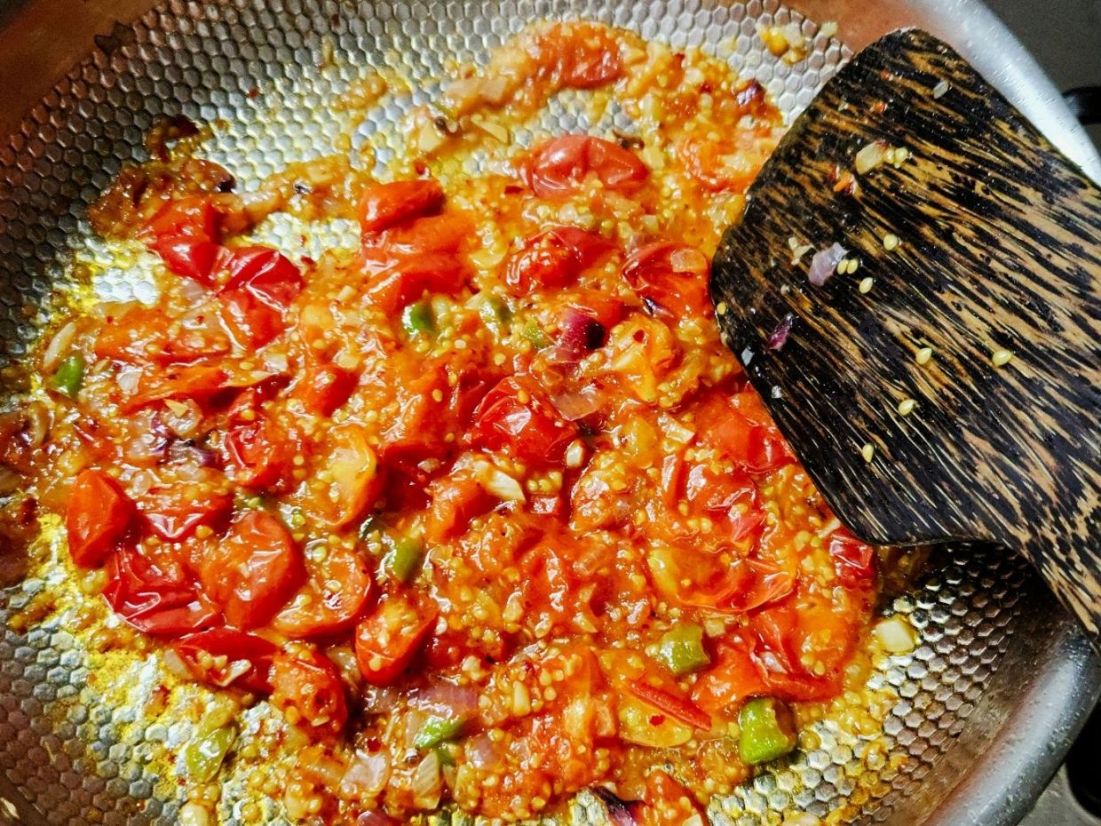 Για να αφαιρέσεις λεκέδες από σάλτσα από τα πλαστικά δοχεία υπάρχει ένα απλό τέχνασμα