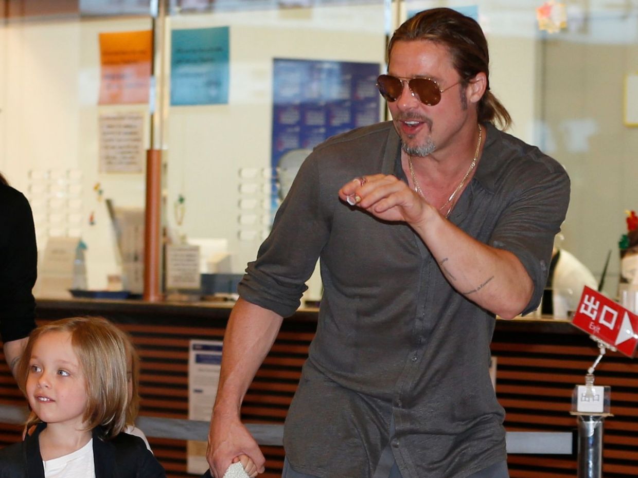 Η Vivienne & ο Knox γίνονται 17 αλλά η έκκληση του Brad Pitt για «συμφιλίωση» πέφτει ξανά στο κενό