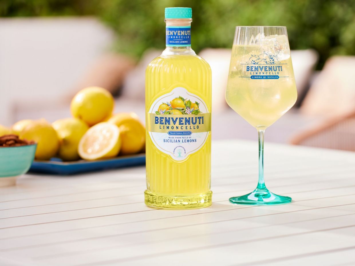 Benvenuti Limoncello – Η Αυθεντική Γεύση της Ιταλίας τώρα στο ποτήρι σου!