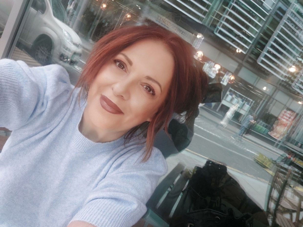 Η Ελένη Ράντου εξηγεί γιατί της αρέσει να κάνει διακοπές μόνη της και μας βάζει σε σκέψεις