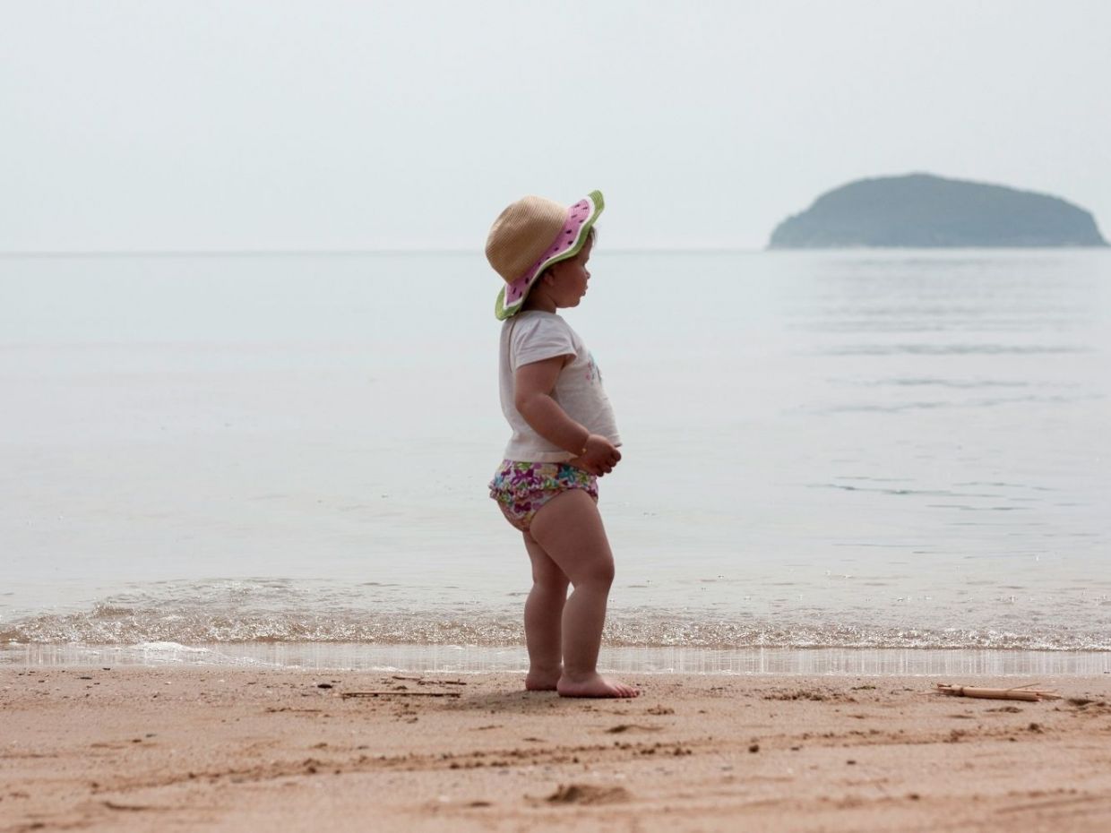 Το τρίχρονο κορίτσι που κανείς δεν αναζήτησε στο Παλαιό Φάληρο: Καμία Εδέμ - μόνο κόλαση και θλίψη