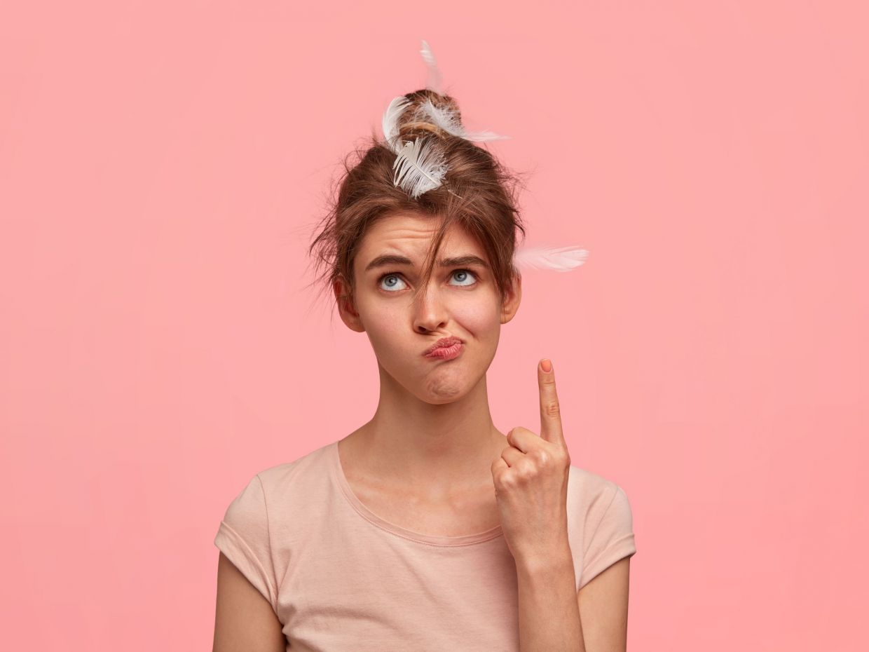 Ο εγκέφαλός σου μιλά τρεις γλώσσες: Τι γίνεται όταν αυτές οι 3 φωνές διαφωνούν