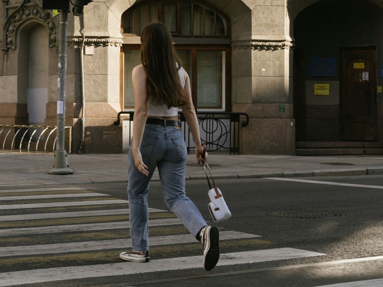 Καλά νέα: Δεν χρειάζεται να περπατάς 10.000 βήματα την ημέρα για να μείνεις «υγιής»