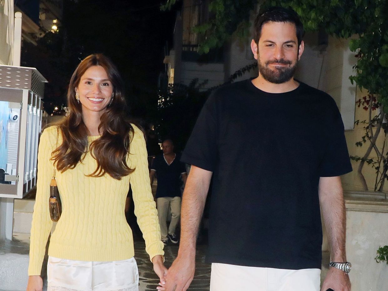 Παπαγεωργίου - Καραβασάνης στην πρώτη δημόσια και κάπως αμήχανη εμφάνιση πριν τον γάμο τους