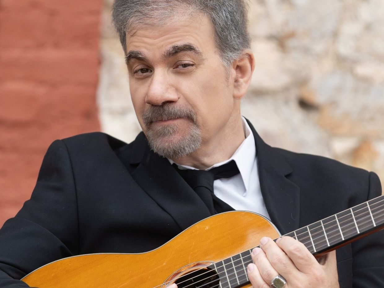 Καμία «λύπηση» για τον Σταρόβα, μόνο θαυμασμός για τη νέα, υγιή του εικόνα 1 χρόνο από το εγκεφαλικό