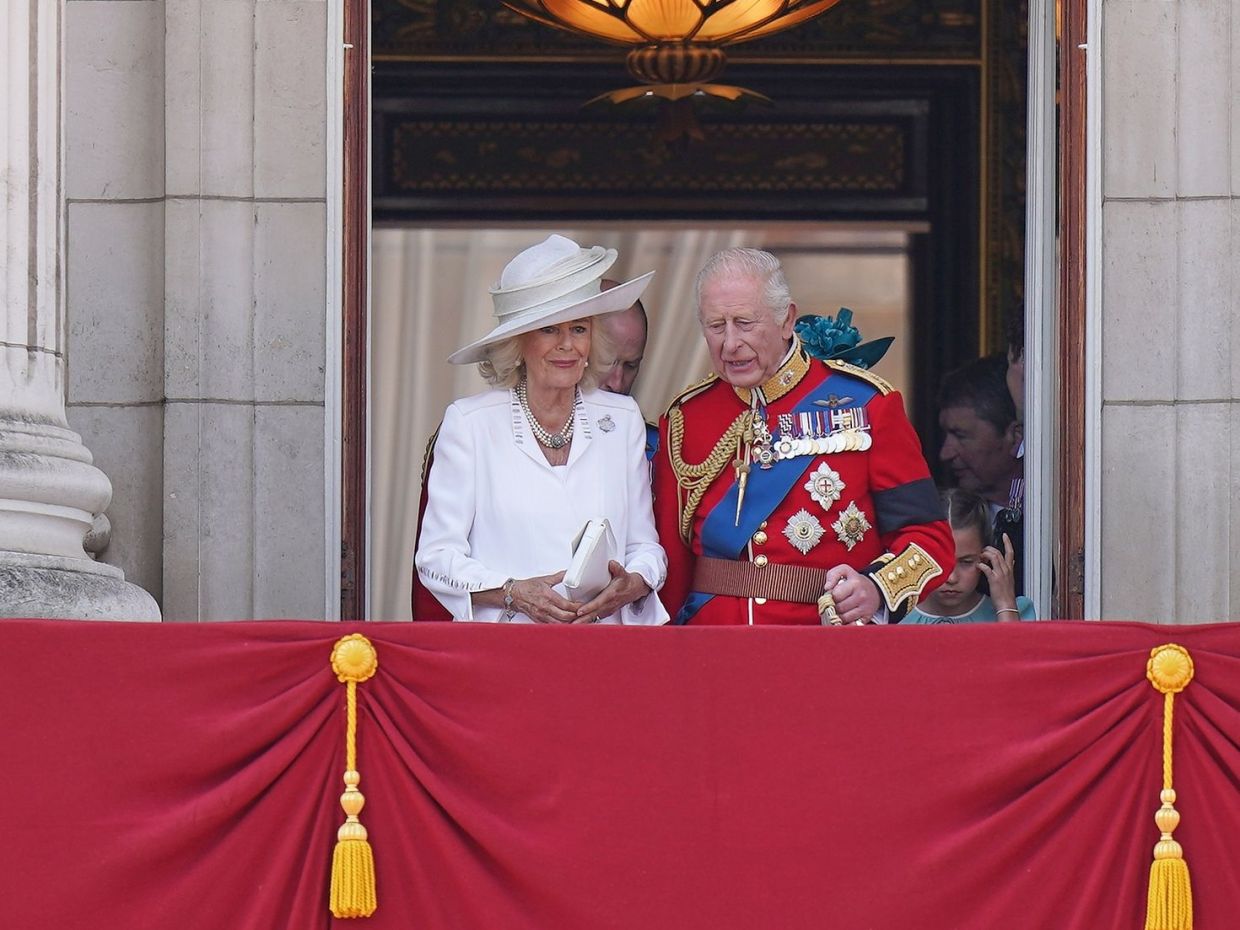Η βασίλισσα Καμίλα αποκαλύπτει το «φρικτό» πρόβλημα που επηρεάζει το σπίτι της αυτό το καλοκαίρι