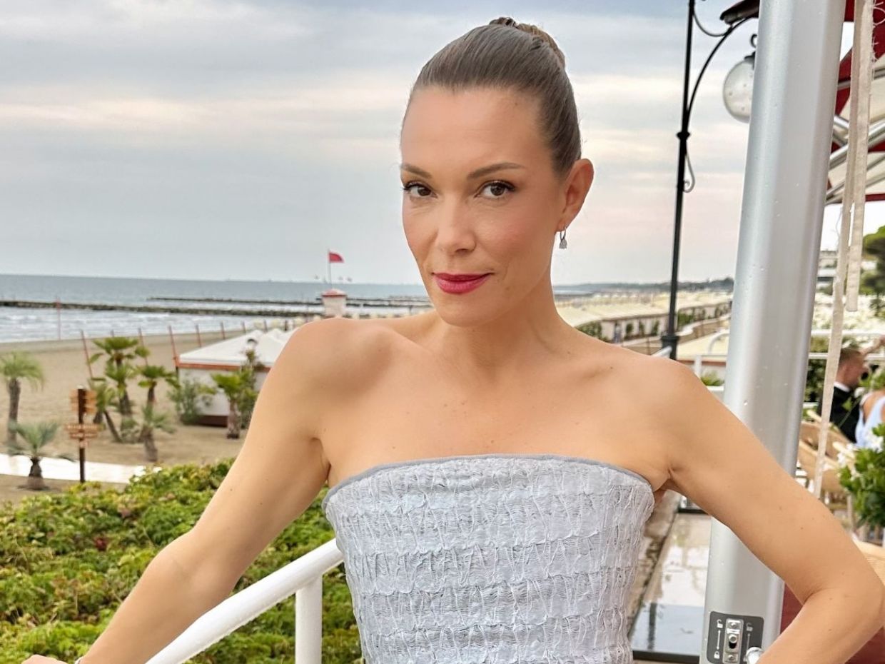 Το «coquette makeup» της Βίκυς Καγιά στο Φεστιβάλ της Βενετίας είναι η νέα τάση του φθινοπώρου