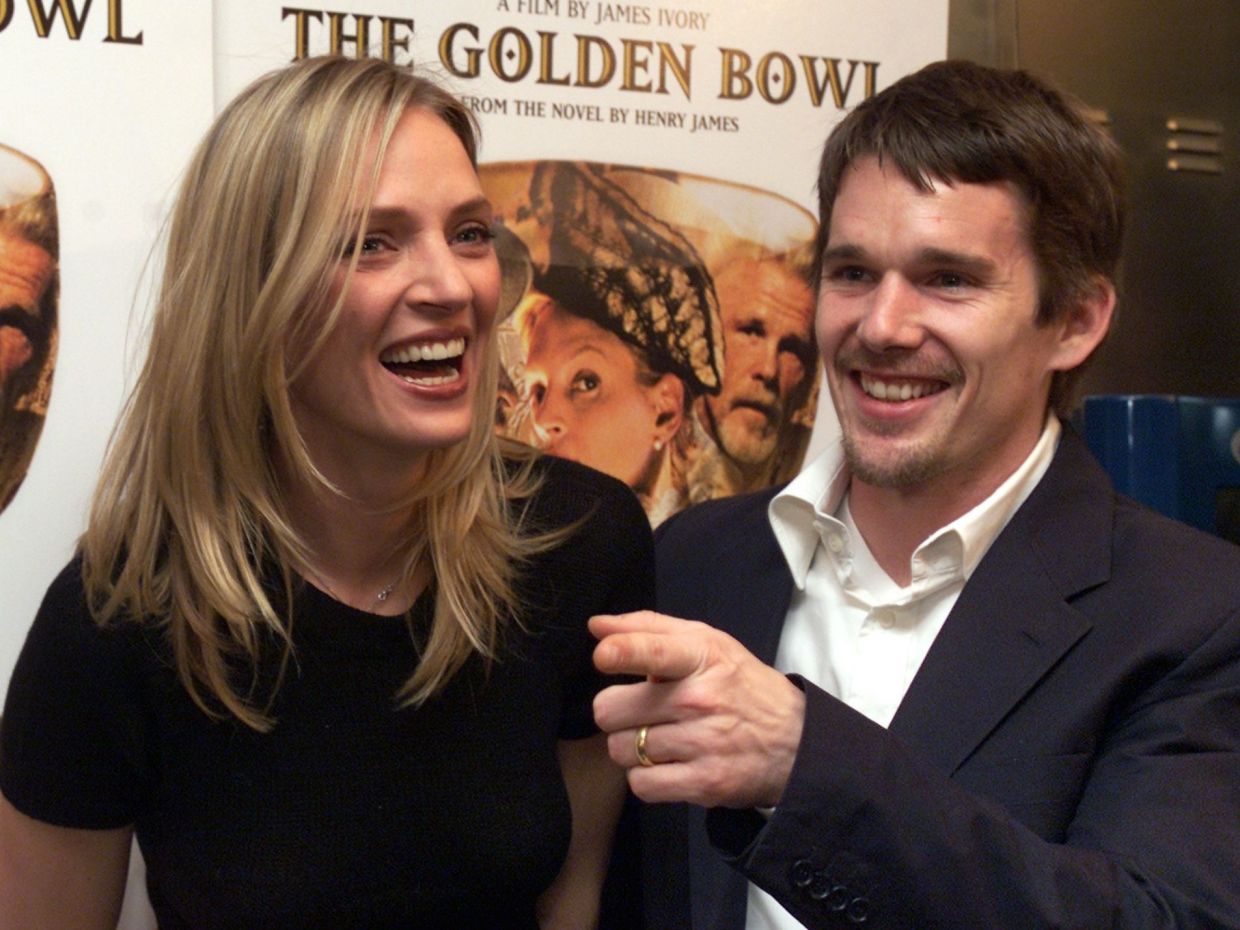 Ο Ethan Hawke μιλάει για το «ταπεινωτικό» διαζύγιο από την Uma Thurman 20 χρόνια μετά