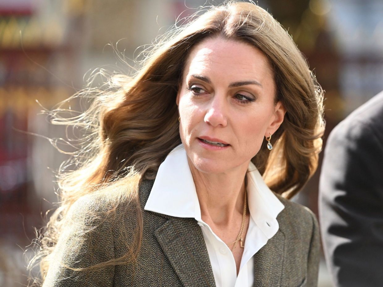 Μετά από ό,τι πέρασε, η Kate δικαιούται να γίνει και ξανθιά και να φοράει και περούκα αν θέλει