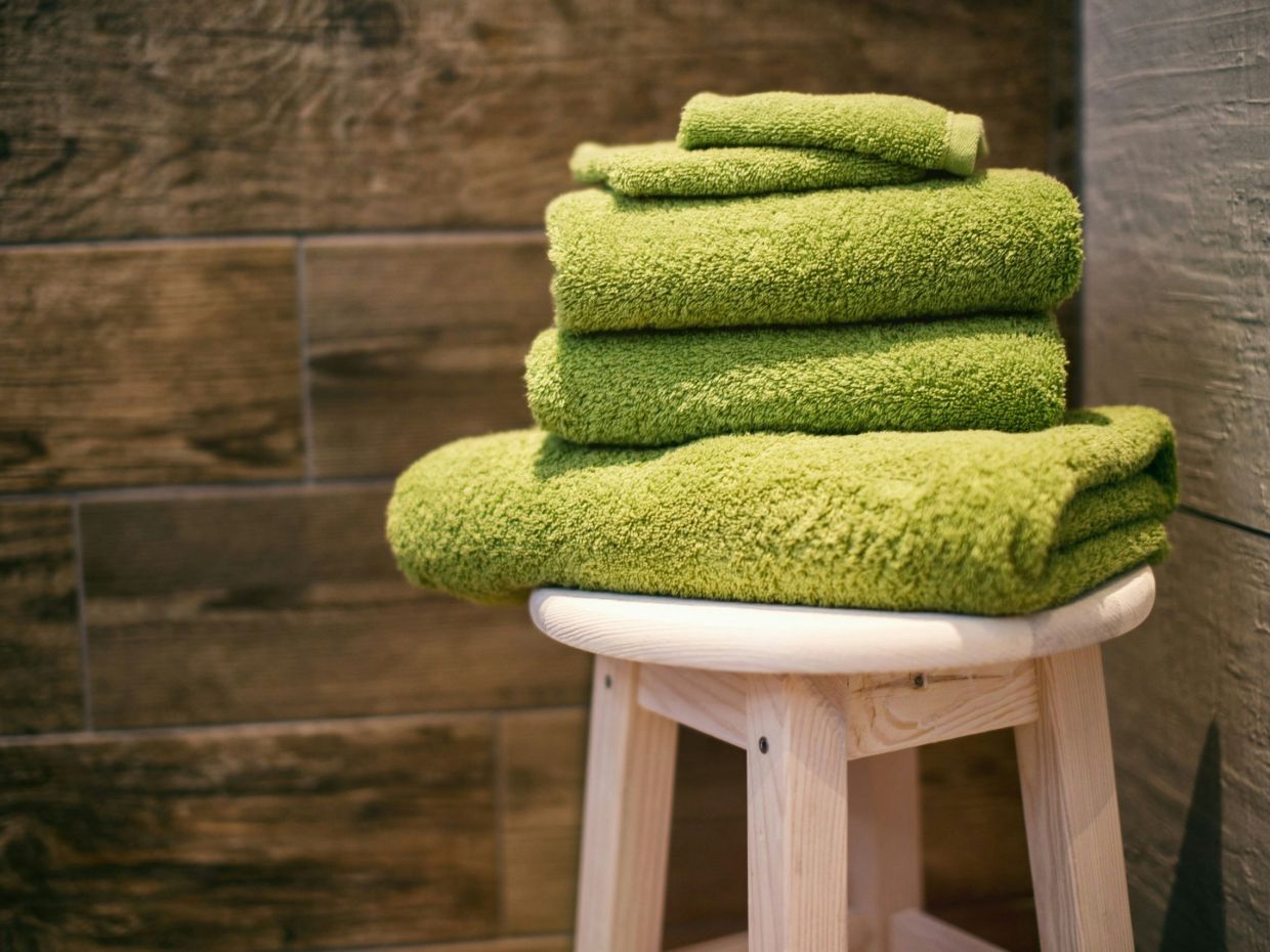 Γιατί οι πετσέτες σου σκληραίνουν & πώς θα τις κρατήσεις απαλές σαν καινούργιες με φυσικούς τρόπους