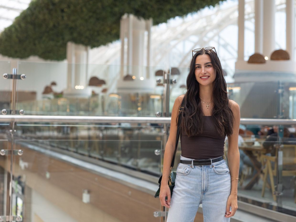 Fashion across generations: Από Boomers μέχρι Gen Zers, όλες τώρα γινόμαστε Gen M