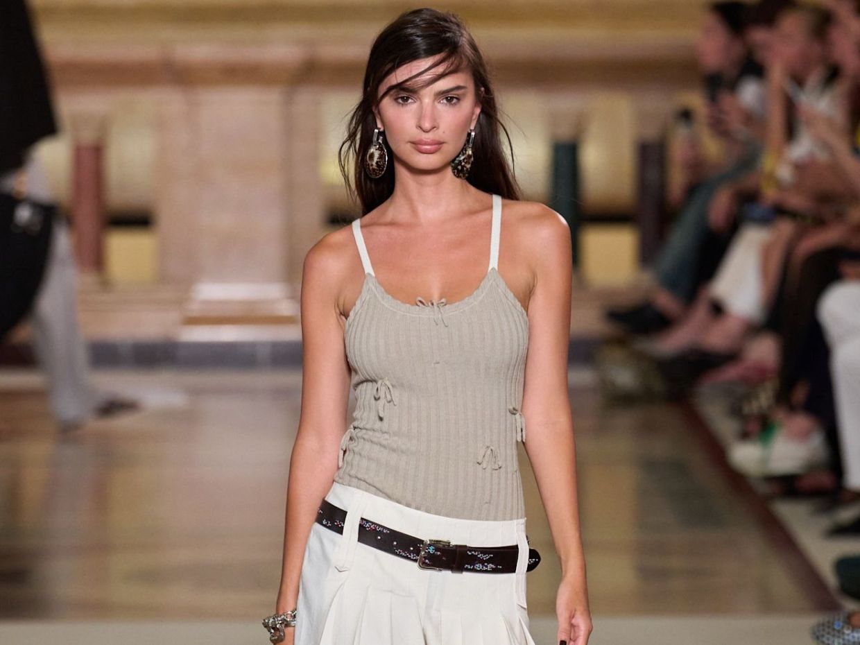 Το show Tory Burch SS26 στη Νέα Υόρκη ήταν μια δήλωση θηλυκότητας «χωρίς φίλτρα»
