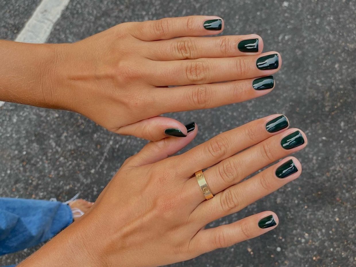 Πράσινο του δάσους, βουργουνδί και σοκολατί είναι τα must χρώματα στο manicure του φθινοπώρου