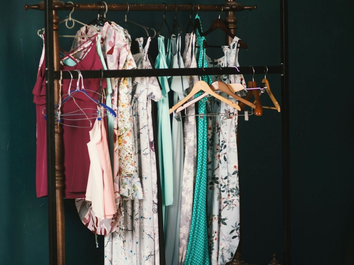 Wardrobe Detox: Η τέχνη του καθαρισμού ντουλάπας - ο φθινοπωρινός οδηγός ανανέωσης