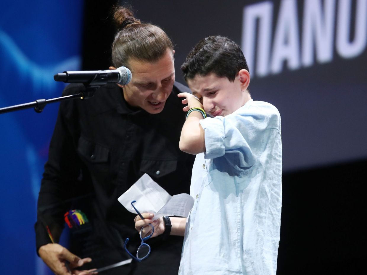 Στα «Νίκησα τον καρκίνο» και «Η βία στα γήπεδα δεν έχει θέση» του Μιχαήλ, ξαναγίναμε άνθρωποι