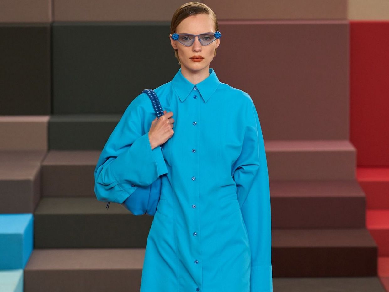 Fendi & Jil Sander: Στην Εβδομάδα Μόδας του Μιλάνου, η άνοιξη 2026 έχει επιλέξει τα pop χρώματα