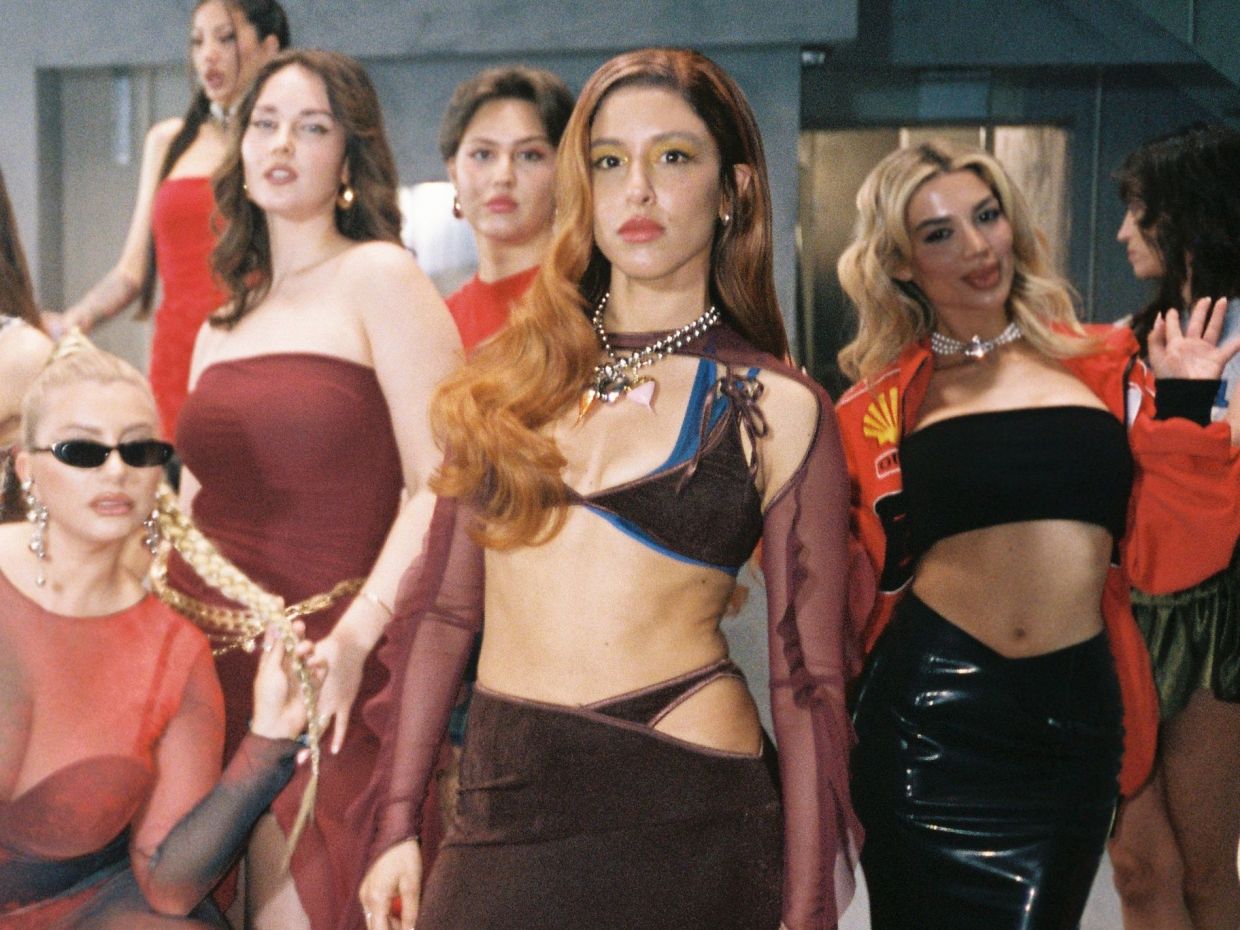 Η Μαρίνα Σάττι υποψήφια στα UK Music Video Awards 2025 μαζί με Billie Eilish και Sabrina Carpenter