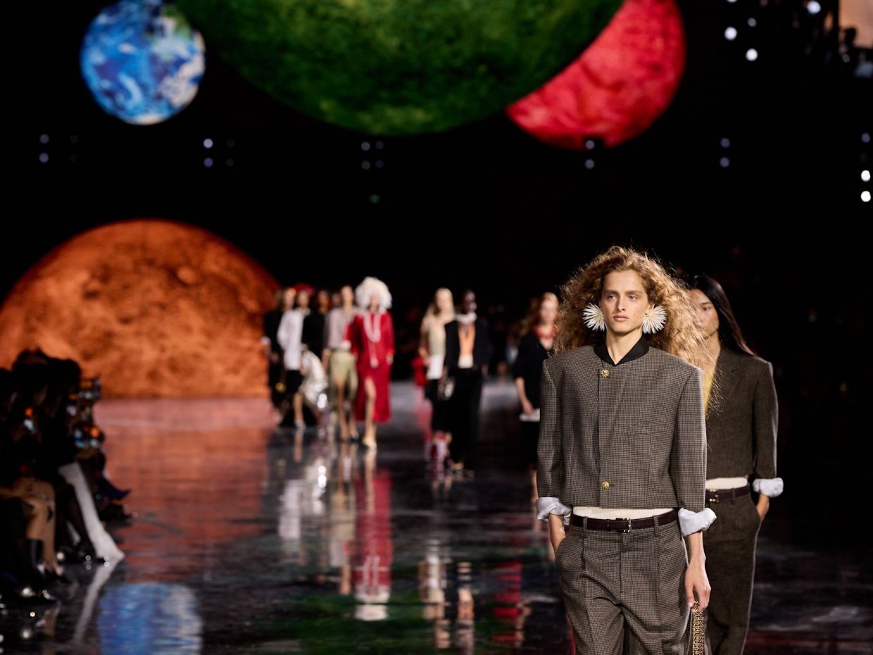 Chanel show: To ντεμπούτο του Matthieu Blazy σηματοδότησε την νέα εποχή του οίκου στον μοντερνισμό