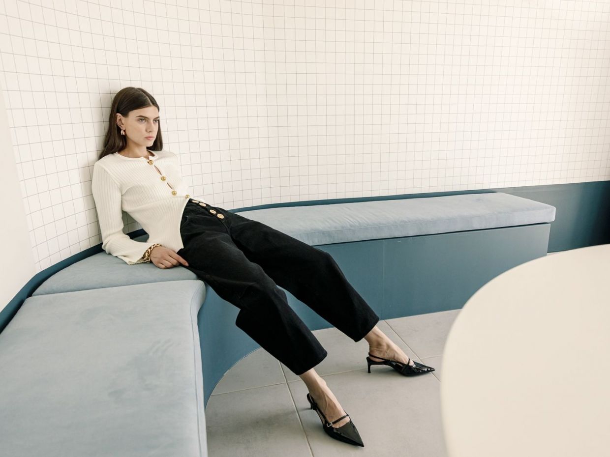 Denim Renaissance: 5 διαφορετικά jeans που θα γεμίσουν το feed μας αυτό το φθινόπωρο