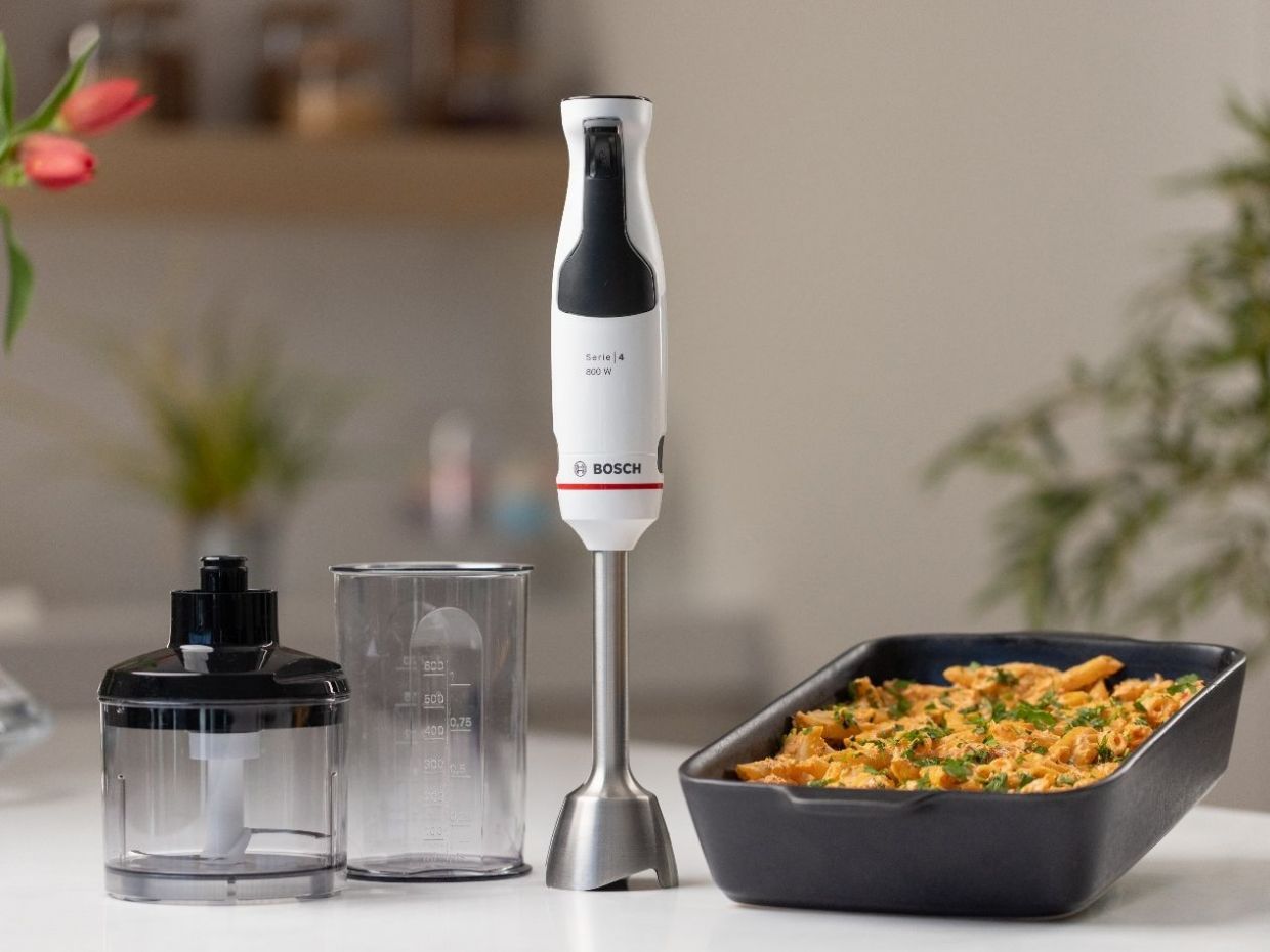 Με ένα Ραβδομπλέντερ, we go viral με λαχταριστά Feta Pasta (και όχι μόνο)