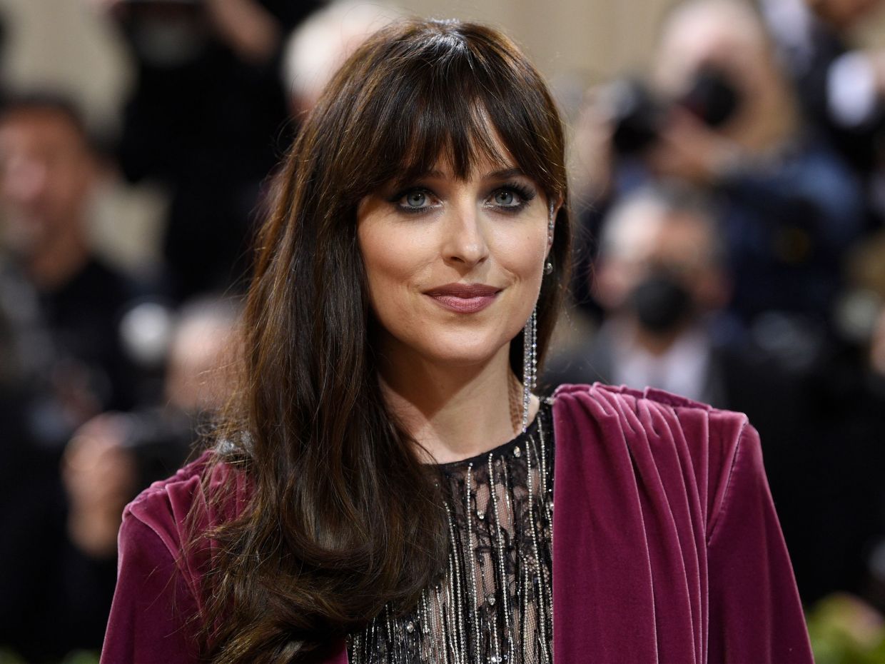 Αν θες να κόψεις μόνη σου αφέλειες στο σπίτι, πρέπει να ακολουθήσεις τα εξής βήματα