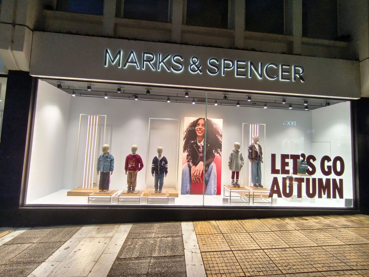 Η Marks & Spencer αναβαθμίζει την εμπειρία στα καταστήματά της στην Ελλάδα με στοχευμένες επενδύσεις