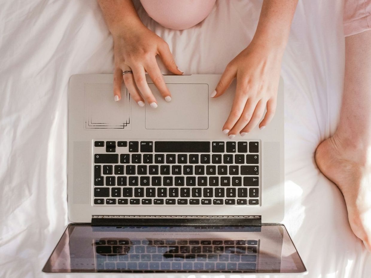 3 λόγοι που το online shopping σε κάνει να νιώθεις άσχημα, σύμφωνα με τους ψυχολόγους