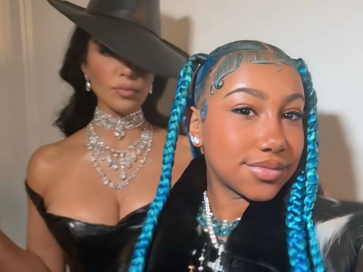 Από τα punk των ’90s στα fake tattoos του TikTok: Γιατί κρίνουμε τόσο αυστηρά τη North West;