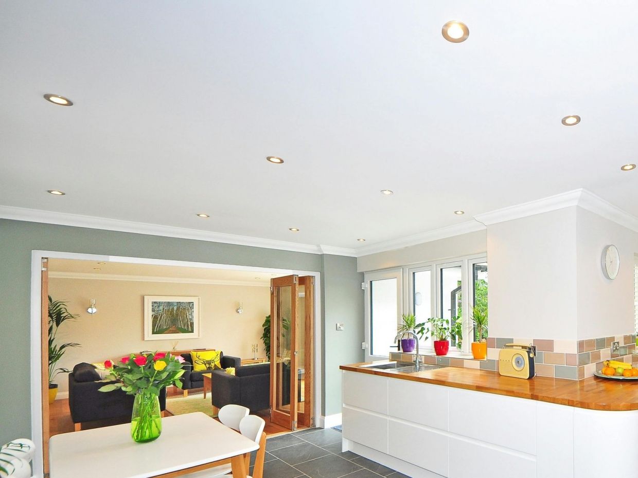 5 λόγοι που το ταβάνι σου έχει υγρασία και ο εύκολος τρόπος για να το επιδιορθώσεις