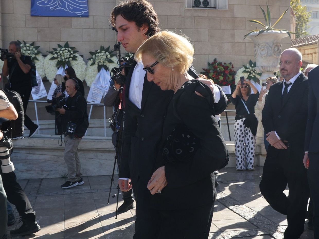 Τα δάκρυα της Άσπας του και το «αντίο» στον Σαββόπουλο: Τα συγκινητικά λόγια του εγγονού του