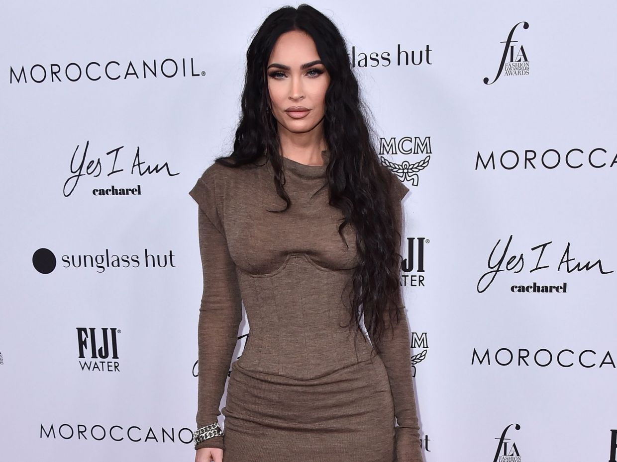 Megan Fox: Η ειλικρινής εξομολόγηση για την περίοδο μετά τη γέννα & η εντυπωσιακή της επανεμφάνιση