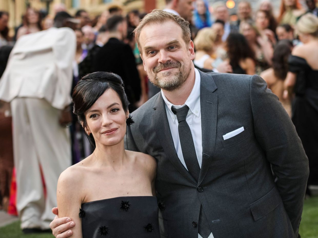 Lily Allen: Τα τραγούδια του West End Girl που ξεσκέπασαν τον γάμο της με τον Harbour & έγιναν viral