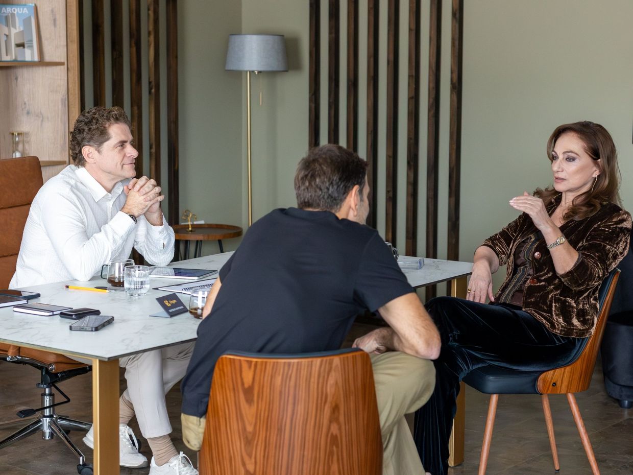 Από τη Μαρία Κίτσου, στον Δημήτρη Λάλο: Η Φιλαρέτη Κομνηνού σε ρόλο - έκπληξη στο Μία νύχτα μόνο