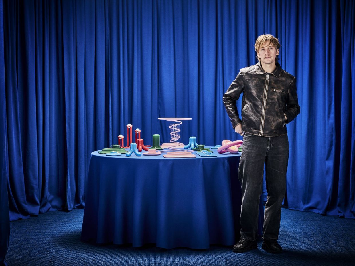 IKEA x Gustaf Westman: Μια pop συλλογή που μας κάνει να θέλουμε να στρώσουμε το εορταστικό τραπέζι