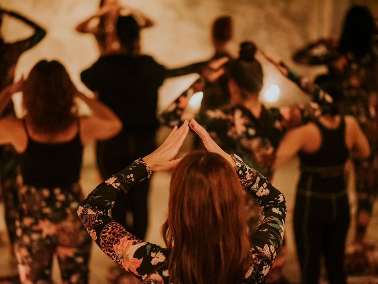 Ένα απόγευμα που φορέσαμε τα νέα Peace & Chaos activewear και καθαρίσαμε τα τσάκρα μας