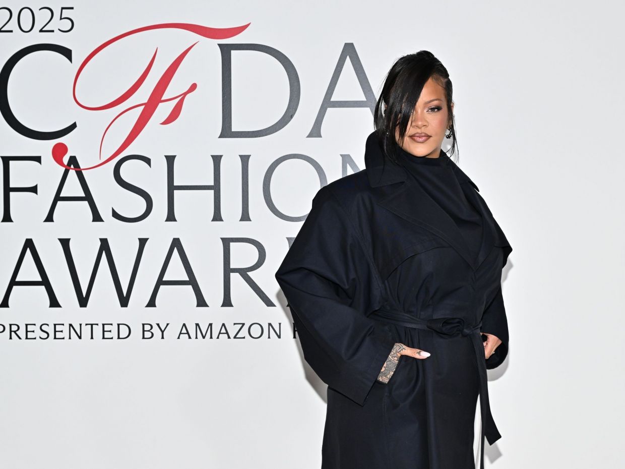 CFDA Fashion Awards 2025: Οι αφέλειες και οι φράντζες που κυριάρχησαν στο κόκκινο χαλί