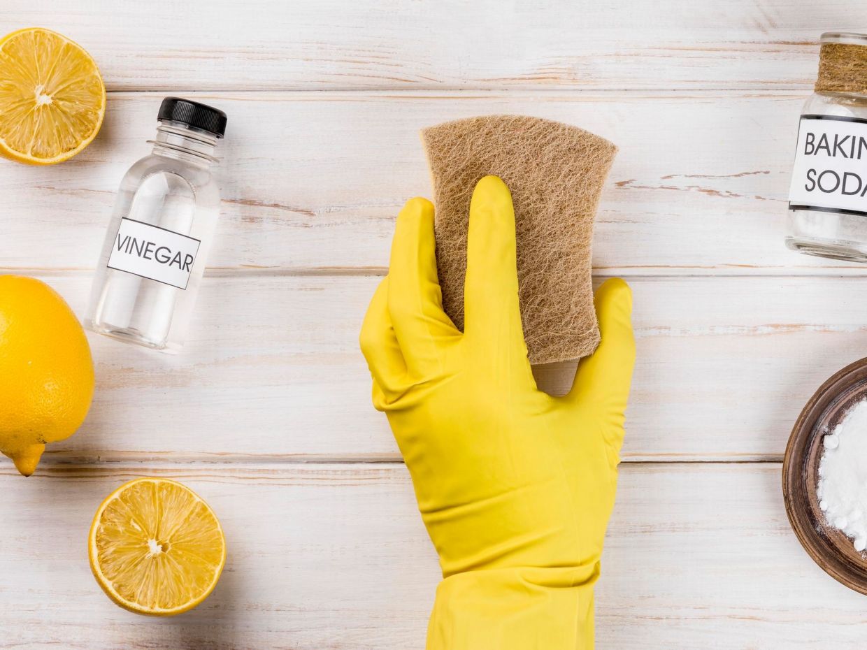 Ανακάτεψε δύο κουταλιές ξίδι με τρία κομμάτια λεμόνι: γιατί το προτείνουν και σε τι χρησιμεύει