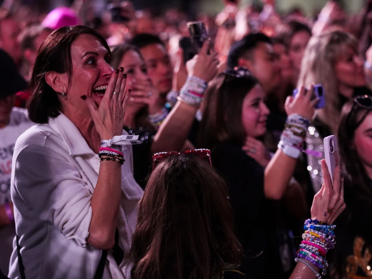 Μήπως έχεις κι εσύ έναν φίλο που ζει μια «parasocial» σχέση;