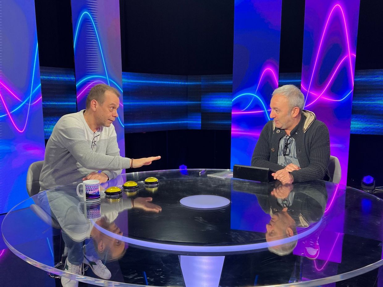 Ποιοι «κρύβονται» πίσω από την επιτυχία και τις ερωτήσεις των τηλεπαιχνιδιών που αγαπάμε;