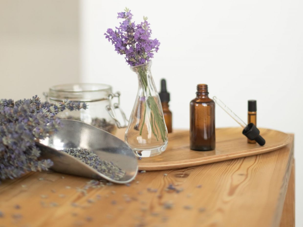 Φτιάξε αυτό το απλό, σπιτικό αρωματικό για να κρατάς το υπνοδωμάτιό σου φρέσκο και αρωματισμένο